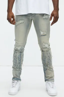 Jean ajustado down to flames lavado claro de Fashion Nova en Pantalones para argentina