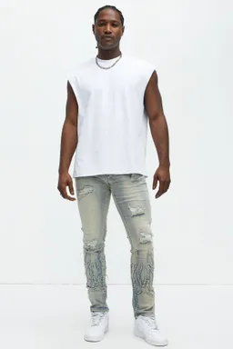 Jean ajustado down to flames lavado claro de Fashion Nova en Pantalones para argentina