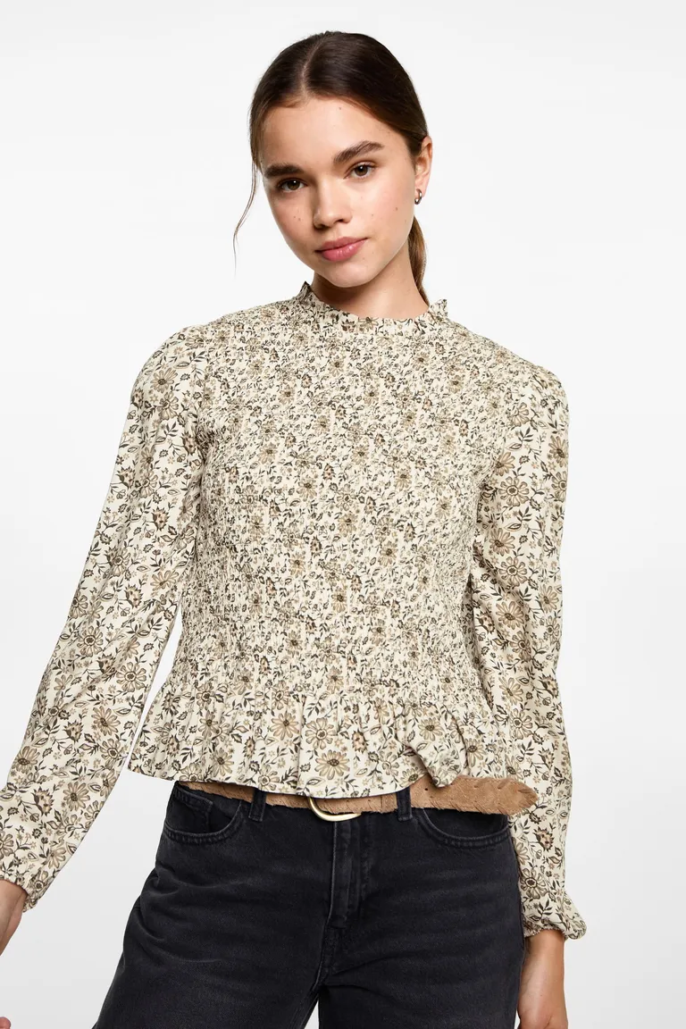 Blusa fruncida floral de Mango Teen en Blusas para argentina