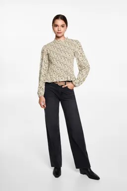 Blusa fruncida floral de Mango Teen en Blusas para argentina