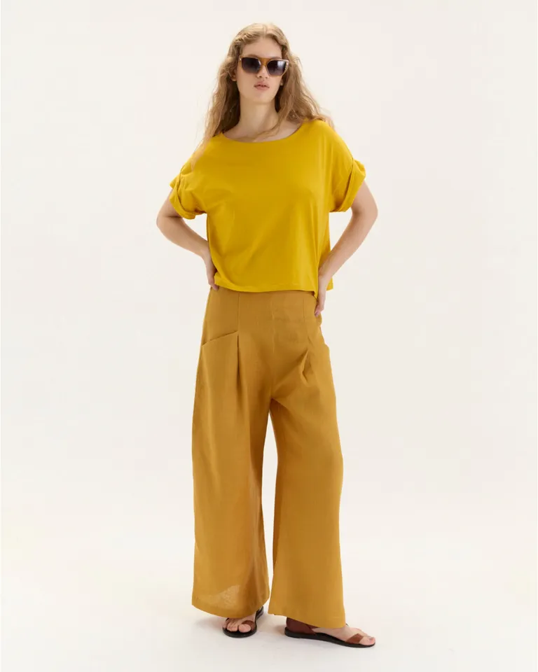 Remera de algodón pima con acabado de doblez en mangas de Blue Sheep en Remeras para argentina