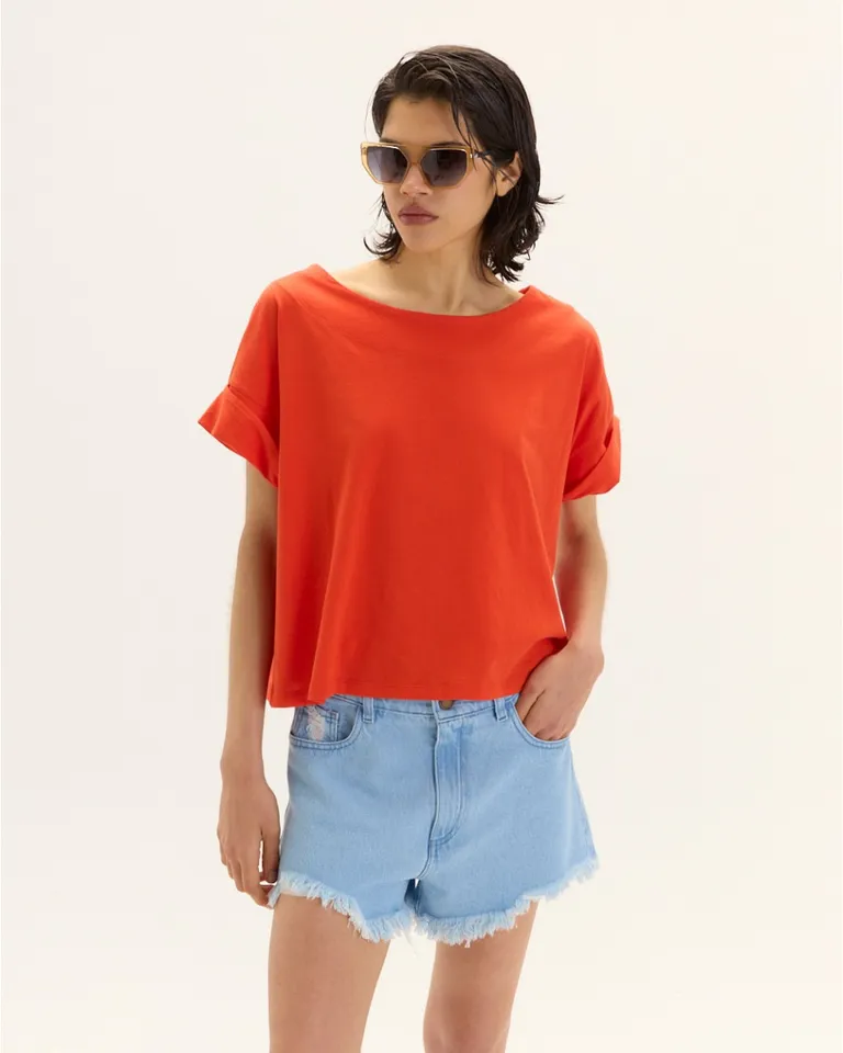 Remera de algodón pima con acabado de doblez en mangas de Blue Sheep en Remeras para argentina