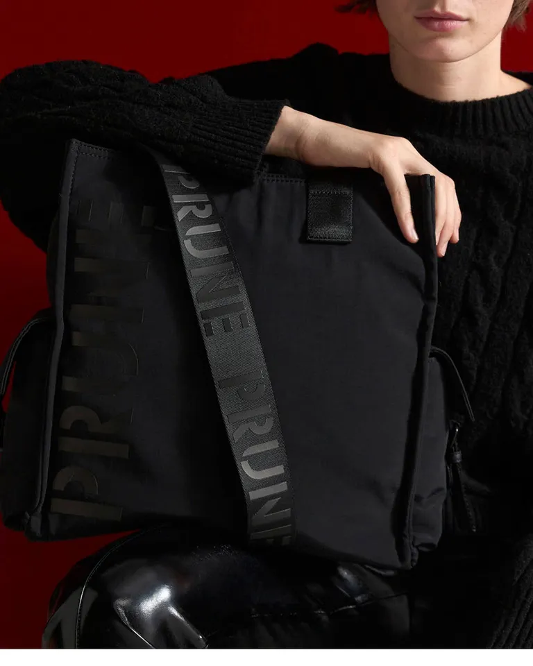 Mochila deportiva de nylon negro con gran logo Prune de Prüne en Mochilas para argentina