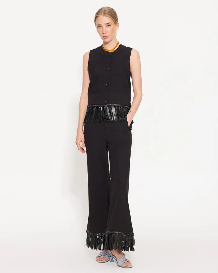 Pantalón con flecos de cuerina hasta el tobillo, diseño elegante y versátil de Jazmin Chebar en Pantalones para argentina
