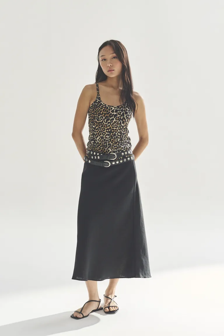 Musculosa con estampado de leopardo - Prenda versátil y de tendencia para la mujer moderna de Akiabara en Tops para argentina