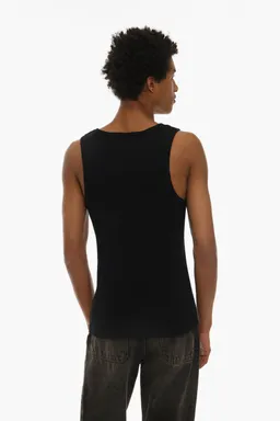 Remera musculosa canalé de Lefties en Remeras y Polos para argentina