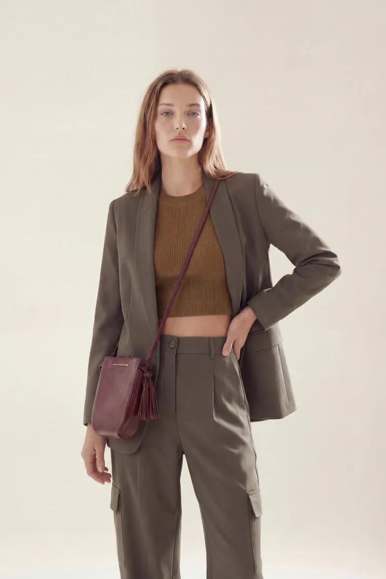 Blazer sastrero entallado con solapas clásicas para mujer de Akiabara en Blazers para argentina