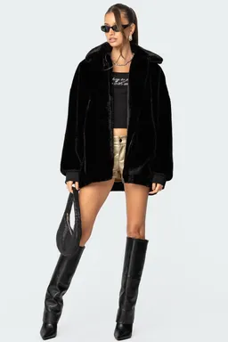 Campera taylor oversized faux fur de Edikted en Chaquetas para argentina