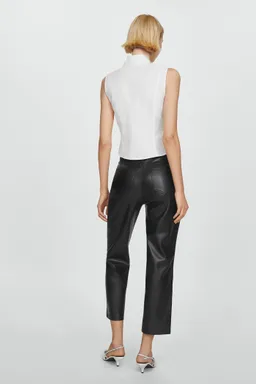Pantalón recto efecto cuero de Mango en Pantalones para argentina