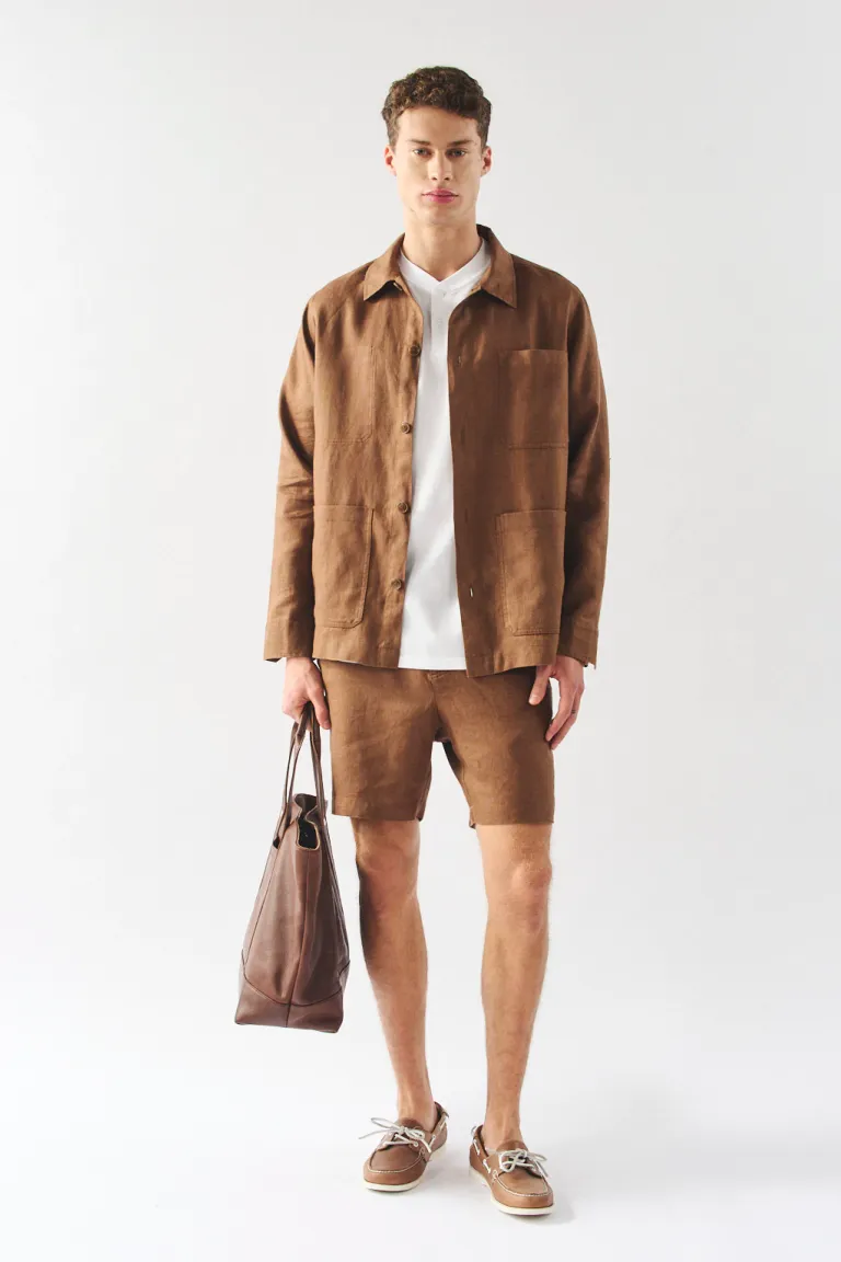 Camisaco de lino en tono marrón, diseño atemporal y versátil para hombre de Bensimon en Camisas para argentina