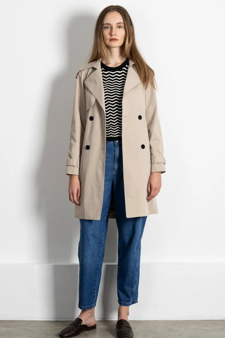Abrigo de gabardina beige con cierre de botones y bolsillos de Kill en Tapados para argentina