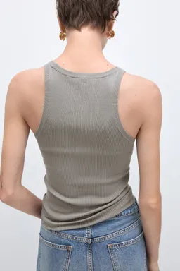 Top punto tirantes de Mango en Tops para argentina