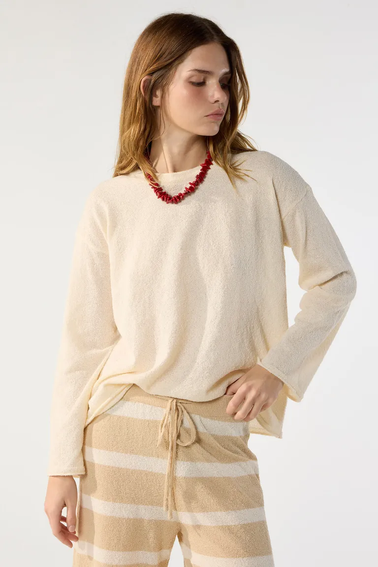 Suéter tejido de manga larga y cuello redondo para mujer de Cuesta Blanca en Buzos y Sweaters para argentina