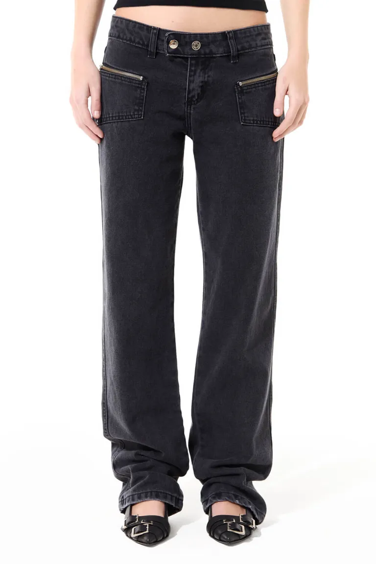 Pantalones de tela rígida con tiro bajo y silueta recta para un look casual y moderno de 47 Street en Pantalones para argentina