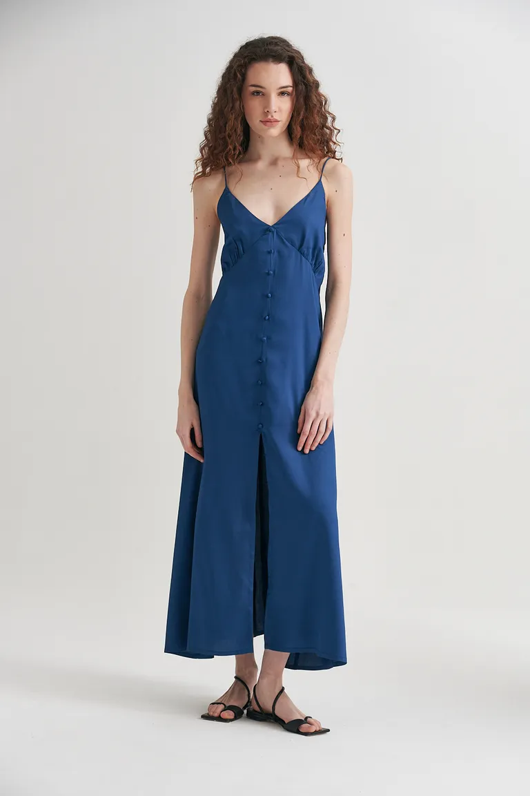 Vestido Juliette: Elegancia y Sofisticación en un Diseño Minimalista y Versátil de Sweet en Vestidos para argentina