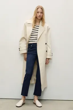 Jean sienna flare crop de Mango en Pantalones para argentina