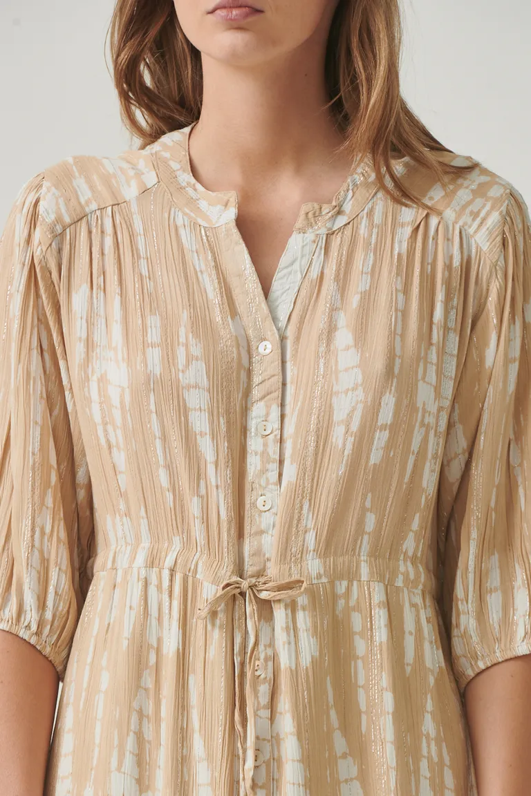 Vestido con botones frontales, lazo ajustable en cintura y mangas tres cuartos de Sweet en Vestidos para argentina