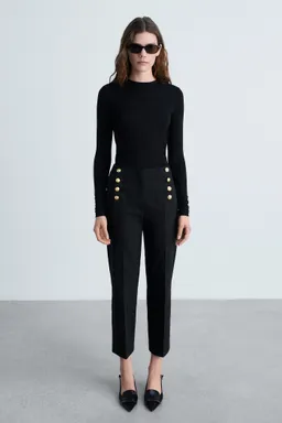 Pantalón recto con botones joya de Mango en Pantalones para argentina