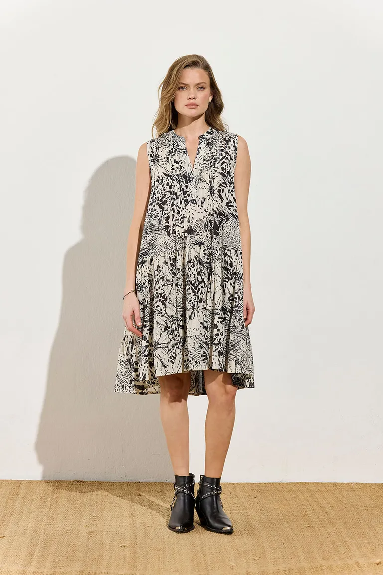 Vestido sin mangas con estampado exclusivo y detalles en el cuello y la falda de Indiastyle en Vestidos para argentina