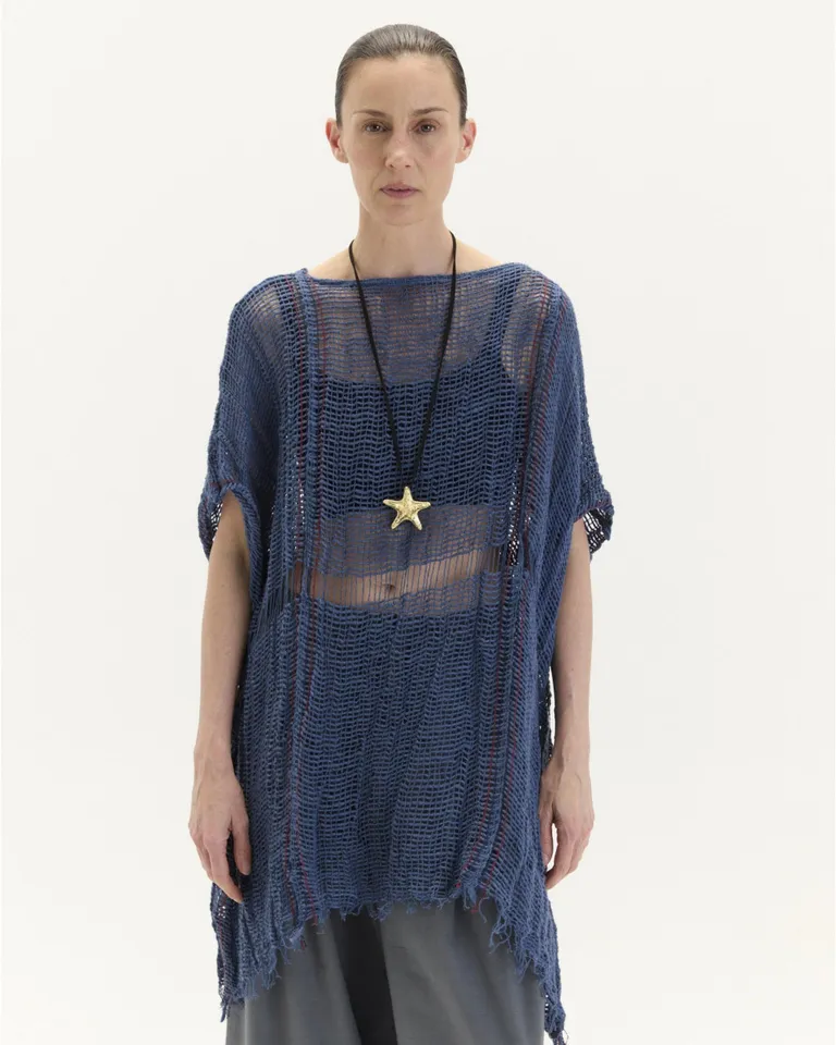 Remerón oversize de algodón con diseño teñido artesanalmente y acabado único de Blue Sheep en Capas y Ponchos para argentina