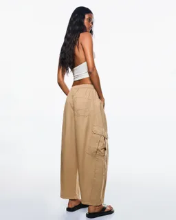 Pantalón cargo barril algodón de Bershka en Pantalones para argentina
