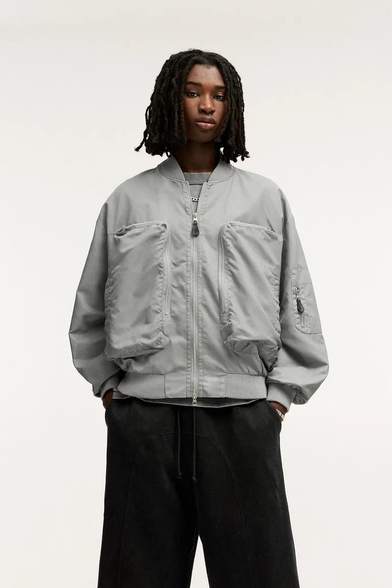 Bomber maxi bolsillos stwd de Pull&Bear en Abrigos y Camperas para argentina