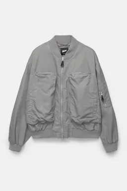 Bomber maxi bolsillos stwd de Pull&Bear en Abrigos y Camperas para argentina
