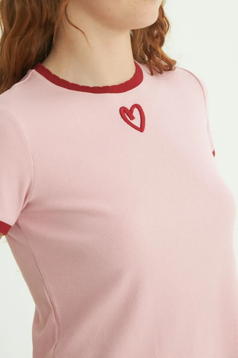Remera de punto ajustada con bordados y detalles en contraste de Las Pepas en Remeras para argentina