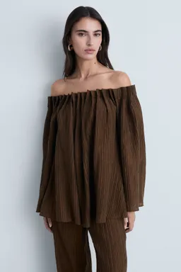 Blusa fruncida textura de Mango en Blusas para argentina