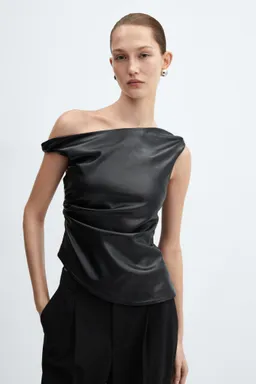 Top efecto cuero de Mango en Tops para argentina