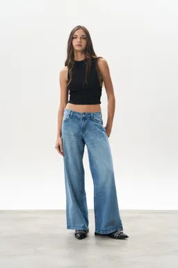 Jean denim wide tiro bajo barry de Magda en Pantalones para argentina