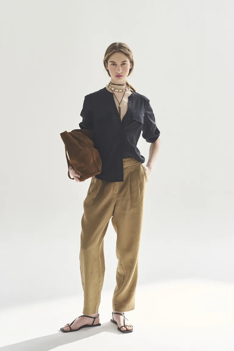 Camisa de estilo elegante y versátil para mujer de Akiabara en Camisas para argentina