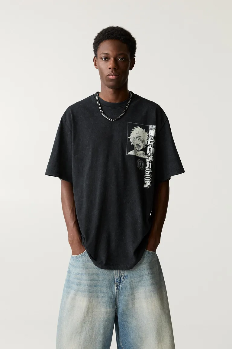 Remera my hero academia de Pull&Bear en Remeras y Polos para argentina