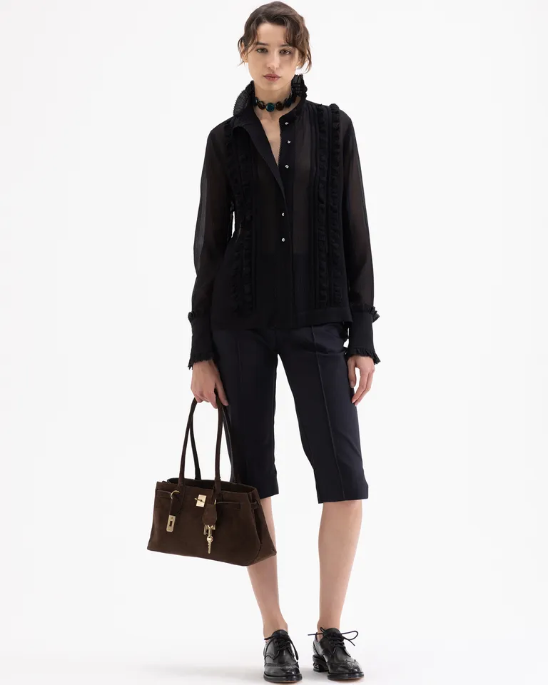 Camisa de mangas largas con volados en delantero y puños con detalle de botones de Jazmin Chebar en Camisas para argentina