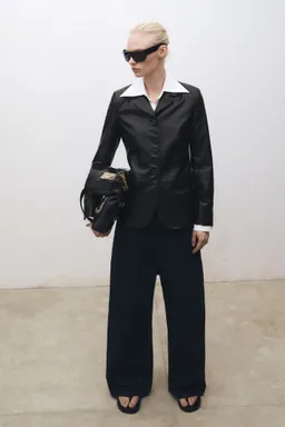 Blazer cuero con botones de Mango en Blazers para argentina