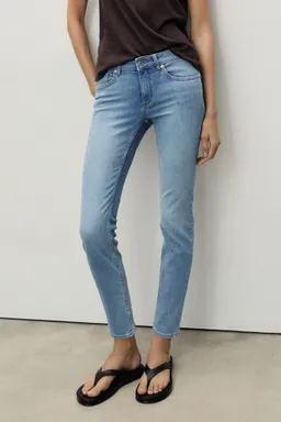 Jean pushup skinny tiro bajo de Mango en Pantalones para argentina