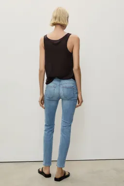 Jean pushup skinny tiro bajo de Mango en Pantalones para argentina