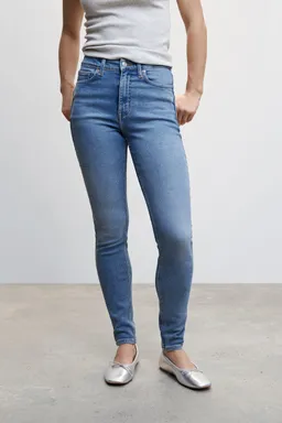 Jeans skinny tiro alto de Mango en Pantalones para argentina