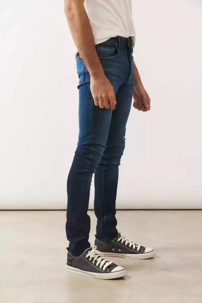 Pantalones de mezclilla azul oscuro con corte slim para hombre de Bensimon en Pantalones para argentina