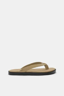 Sandalias planas de cuero de Pull&Bear en Sandalias y Ojotas para argentina