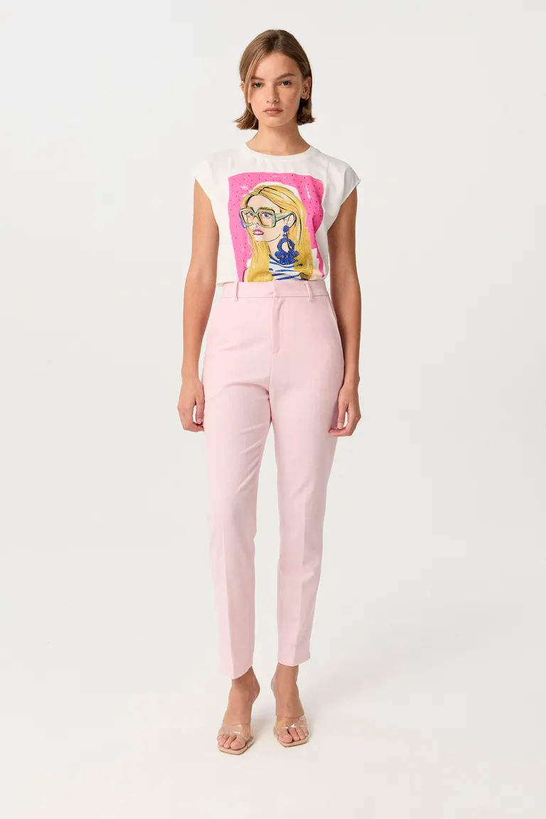 Remera de satén opaco con estampa central y cristales termofusionados de Markova en Remeras para argentina