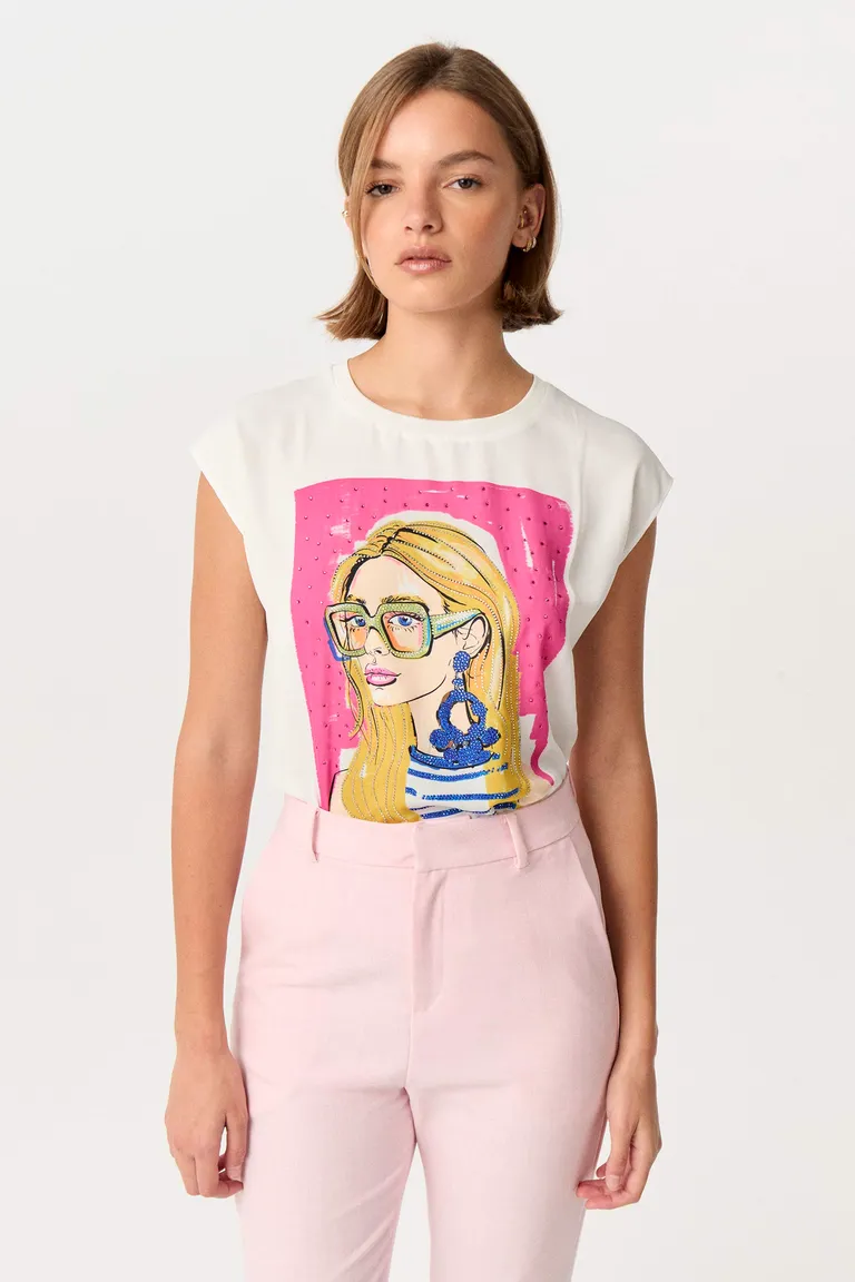 Remera de satén opaco con estampa central y cristales termofusionados de Markova en Remeras para argentina