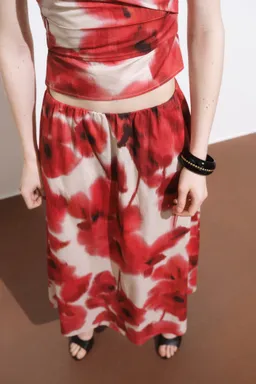 Falda midi floral de Mango en Faldas para argentina