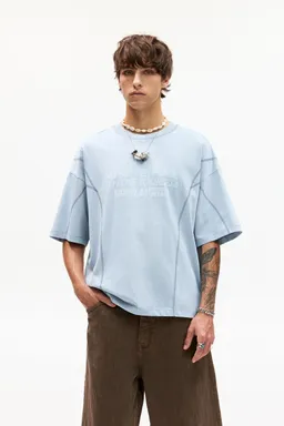 Remera stwd costuras texto de Pull&Bear en Remeras y Polos para argentina