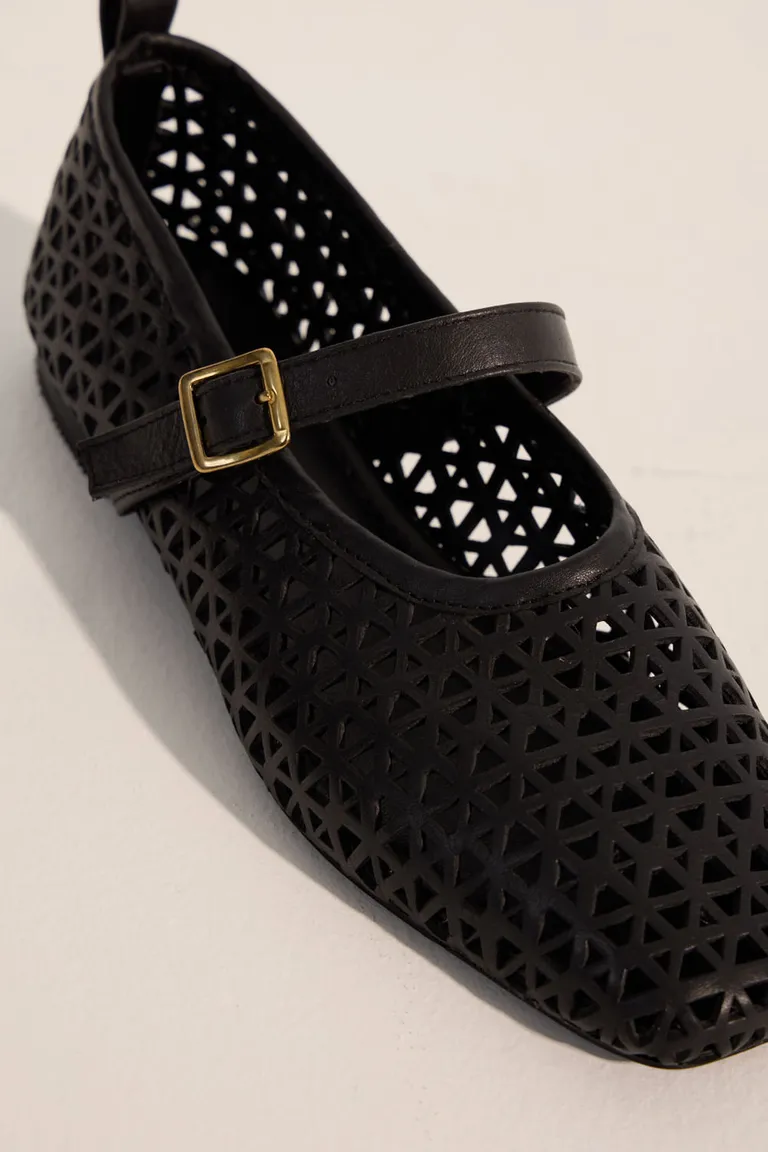 Ballerinas de cuero picado negras, perfectas para el verano de Portsaid en Ballerinas para argentina