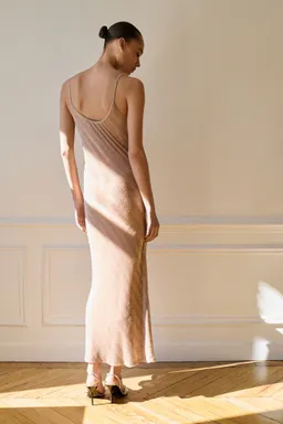 Vestido lentejuelas escote espalda de Mango en Vestidos para argentina