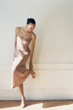 Vestido lentejuelas escote espalda de Mango en Vestidos para argentina