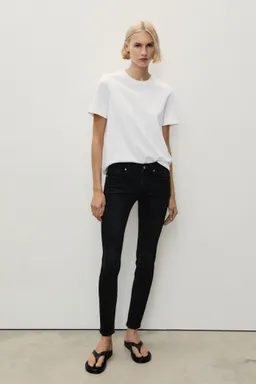 Jeans pushup skinny tiro bajo de Mango en Pantalones para argentina