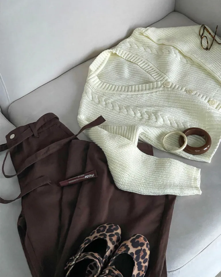 Cardigan de punto con detalles trenzados y tajos laterales en talla única de Sky en Buzos y Sweaters para argentina