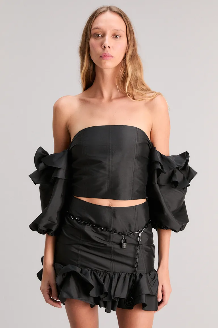 Top de tafeta negro con mangas abullonadas y detalles estructurados de Kosiuko en Tops para argentina